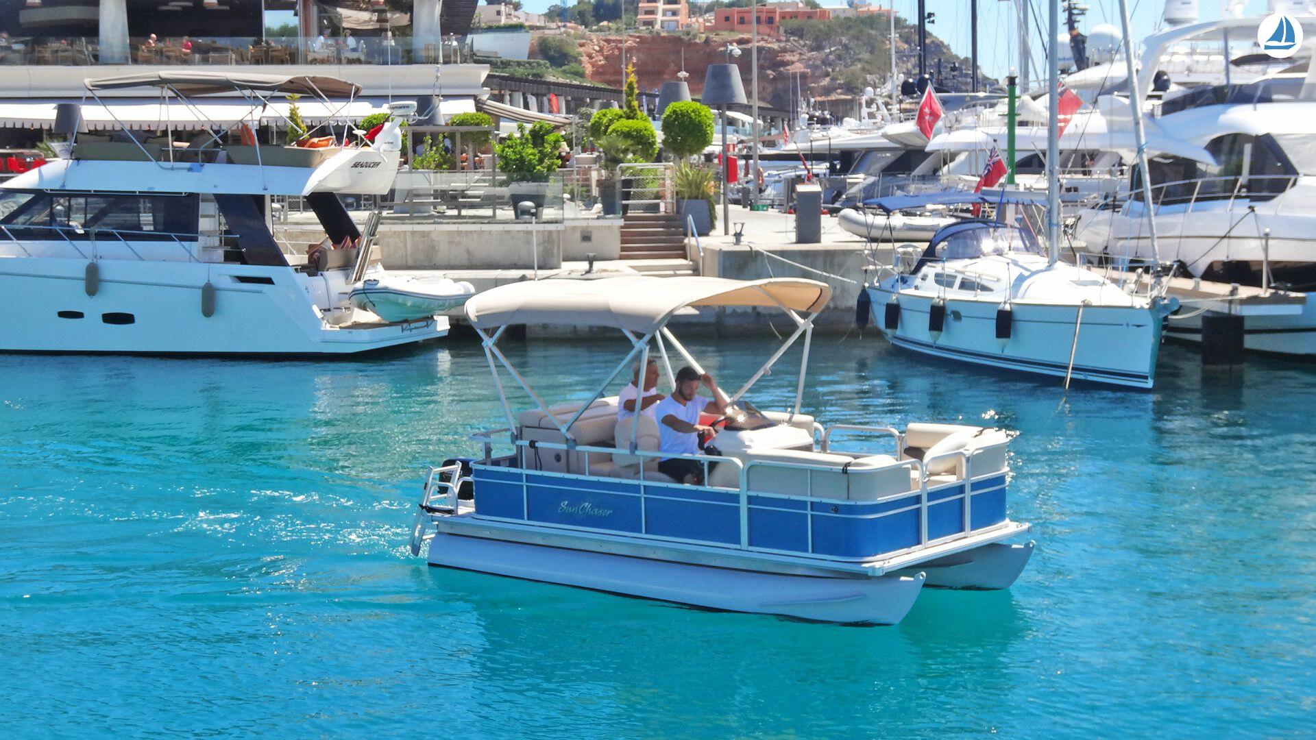 Photo Sunchaser JJ 7516 EU WITHOUT LICENCE - Port Adriano 6