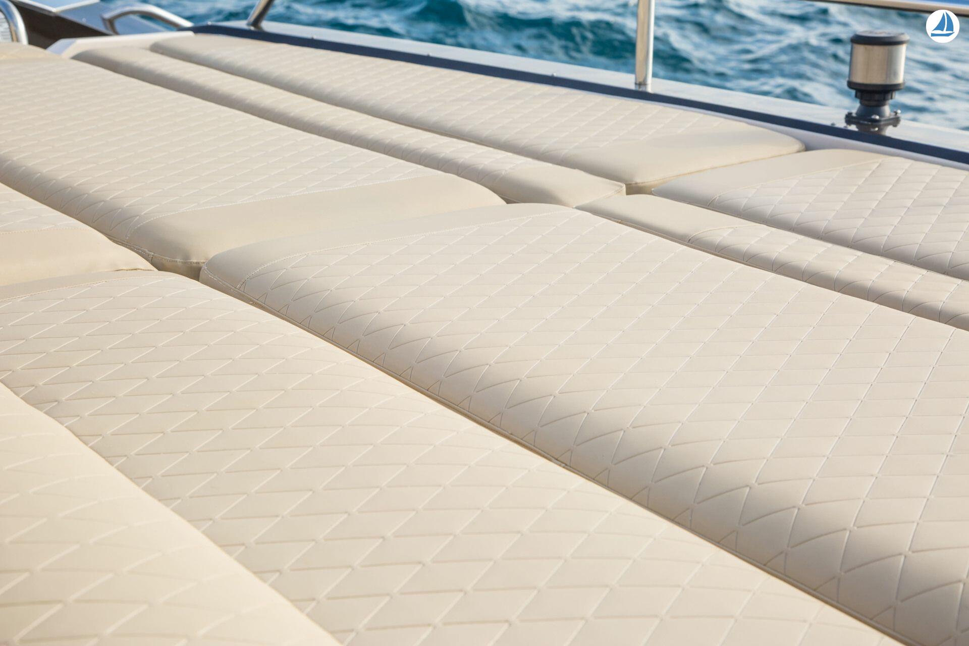 Photo Sunseeker Predator 82 12