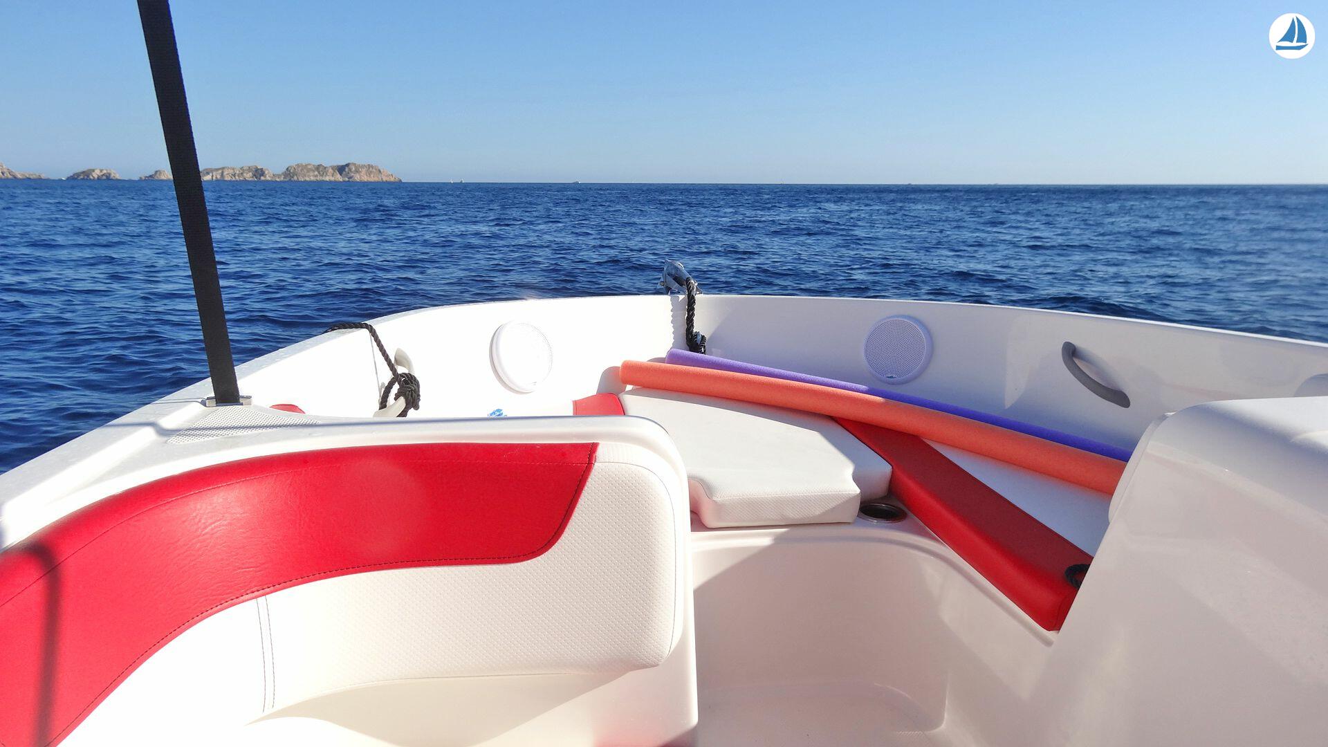 Photo Bayliner Element E5 'Sangria' WITHOUT LICENCE 4